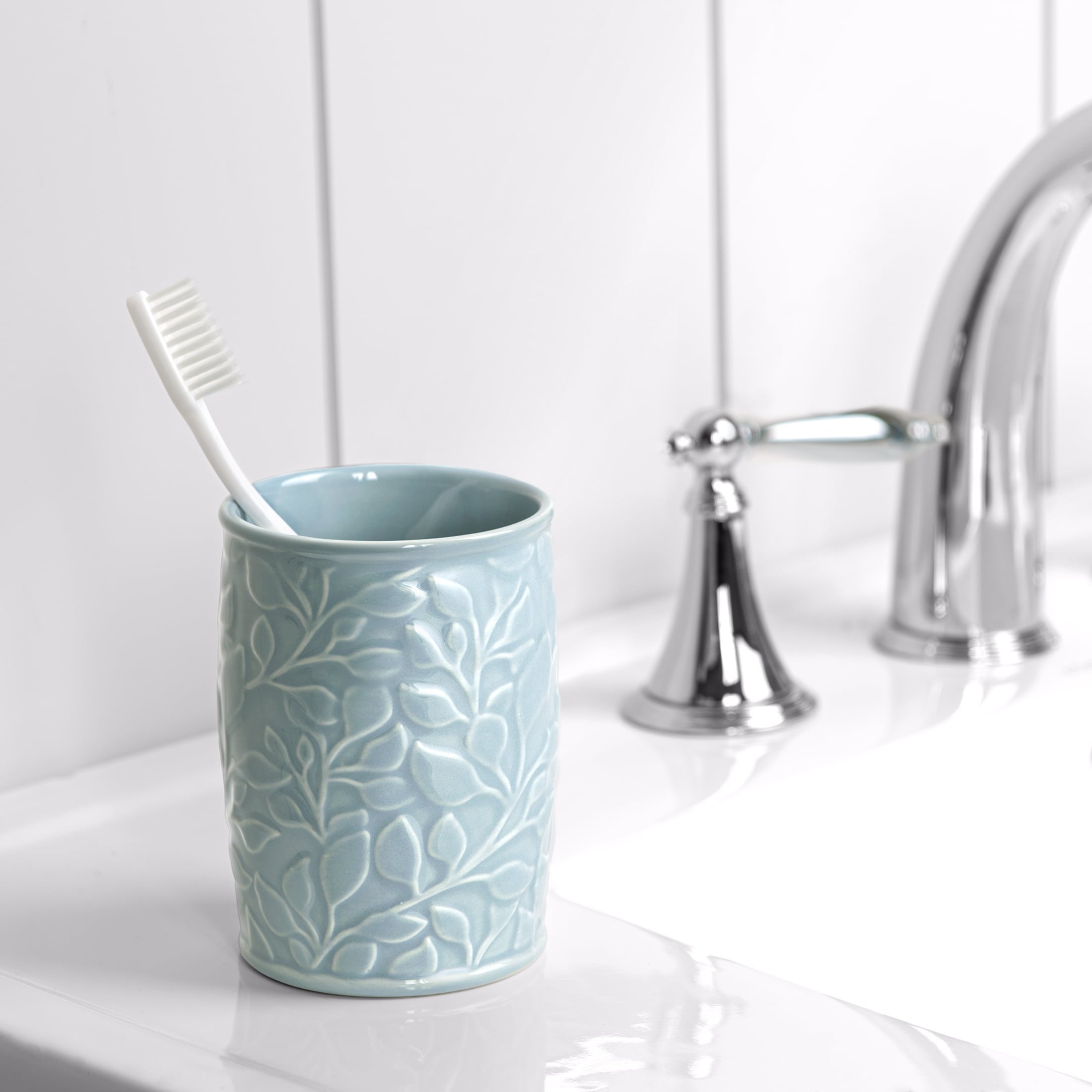 Mainstays Floral Ceramic Toothbrush Holder for Adults - Image 2