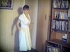 09_Kiss - Vintage Big Bouncy Boobs Strip Dance