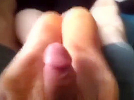 18 yo teen 18+ gives solejob 