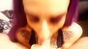 ALT CAM GIRL PURPLE HAIR SUCKS COCK