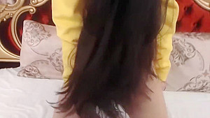 ASS GODDESS TEASING 29: DELICIOUS BRUNETTE TWERKS AND FLASHES HER BIG TITS