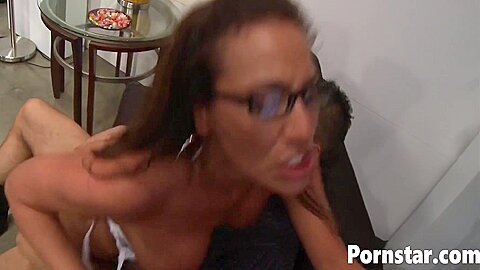 Adriana Deville - Pussy Fingered While She Sucks