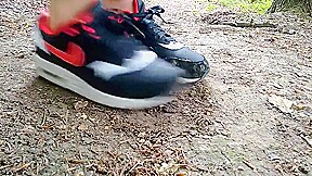 Air Max 1 crushing bun