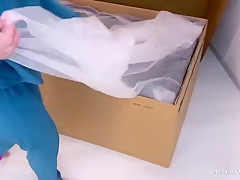 Alisa Lovely - I Assembly My New Sofa To Fucks Hot Right Away On Him