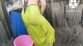 Anita Ka Hot Look Hot Bathing