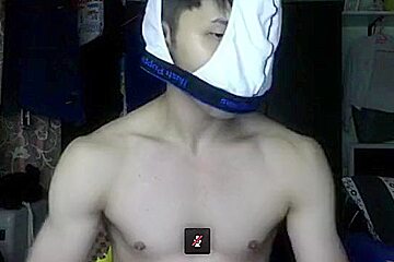 Another Hot Asian on Cam
