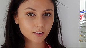 Ariana Marie gets facialized