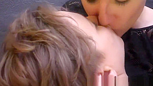 Australian lez tongues