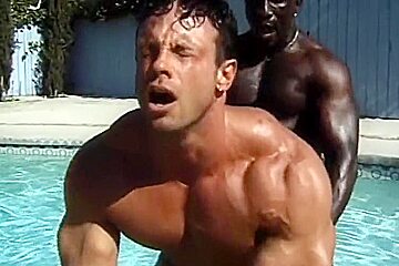 Bauarbeiter-kumpels Nach Feierabend Im Pool Lutschen Und Danach Alle Zusammen Abspritzen 6 Min