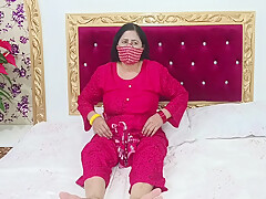 Beautiful Pakistani Hot Mature Aunty Riding Of Big Dildo