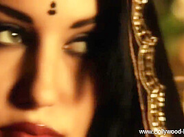 Belly Dancing Babe Rocks Our World