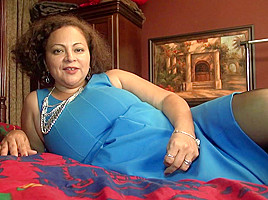 Big American Mama Playting With Her Unshaved Pussy - MatureNL