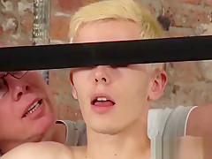 Blindfolded Alexis Tivoli oiled up and stroked off