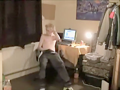 Boycam 18yo Shows Himself In His Room