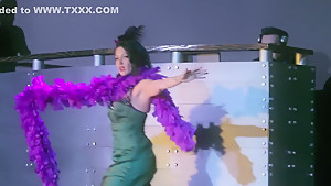 Burlesque Strip SHOW 270 BiBi Dazzle