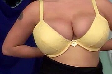 Busty Wet Dreams - Linsey Dawn McKenzie (2007) Scene 05