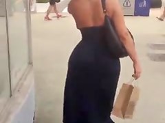 Candid PAWG Embarassed About Her Big Juicy Ass