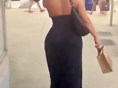 Candid PAWG Embarassed About Her Big Juicy Ass