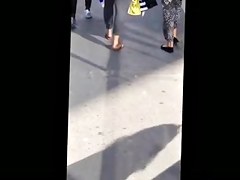 Candid girl in tight leggins- jiggle