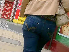 Candid tight ass milf in jeans