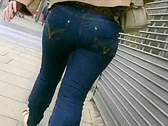 Candid tight ass milf in jeans