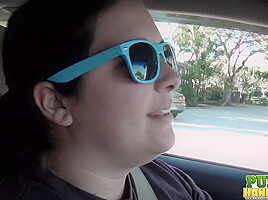 Cassidy Bliss gives a handjob in the back seat of a car - Public Handjobs