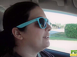 Cassidy Bliss gives a handjob in the back seat of a car - Public Handjobs