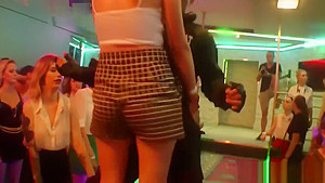Cfnm Babes Giving Head