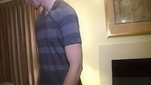 Cock loving amateur slut gives a dirty handie