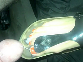 Cum on toes/Sandles