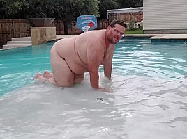 Cum swimming with me