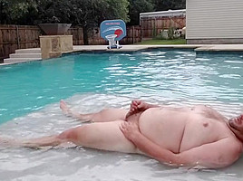 Cum swimming with me