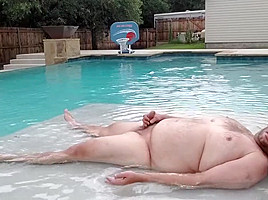 Cum swimming with me