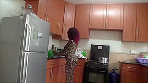 Curvy African Babe Takes White Schlong In Kitchen