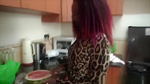 Curvy African Babe Takes White Schlong In Kitchen