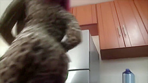 Curvy African Babe Takes White Schlong In Kitchen