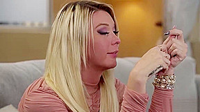 Cute Transbabe Aubrey Kate fucks stud Ruckus bigcock with condom