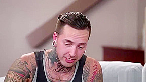 Cute Transbabe Aubrey Kate fucks stud Ruckus bigcock with condom