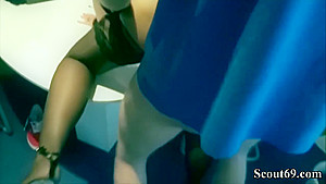 DEUTSCHE MUTTER JENNY FICKT JUNGSPUND AUF ARBEIT DURCH