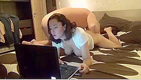 Defoncee devant Step son pc