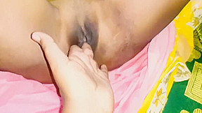 Desi Indian Village Wife Fuking In Yellow Colour Sari