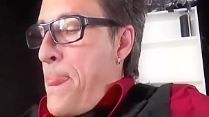 Dicke Euter MILF Osterhase fickt den Notgeilen Conny