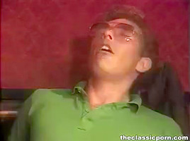 Eating guy’s pecker under table