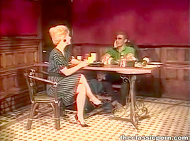 Eating guy’s pecker under table