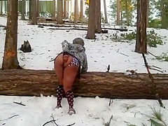 Ebony Public Masturbation in the Snow