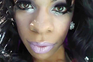 Ebony trans amateur tugging her hard dong