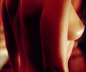 Emilia Clarke Jerk Off Challenge