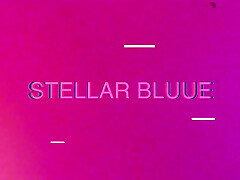 Esposa Chama Amiguinha Para Presentear O Marido No Natal Com Um Menage