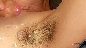 Extrem behaarte Milf fickt mit Stiefsohn