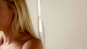 Fetish Photographer Sarah Vandella pounds Anna De Ville wet pussy